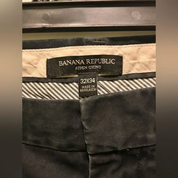 Banana Republic Aiden Chino Pants in Black - Picture 4 of 6